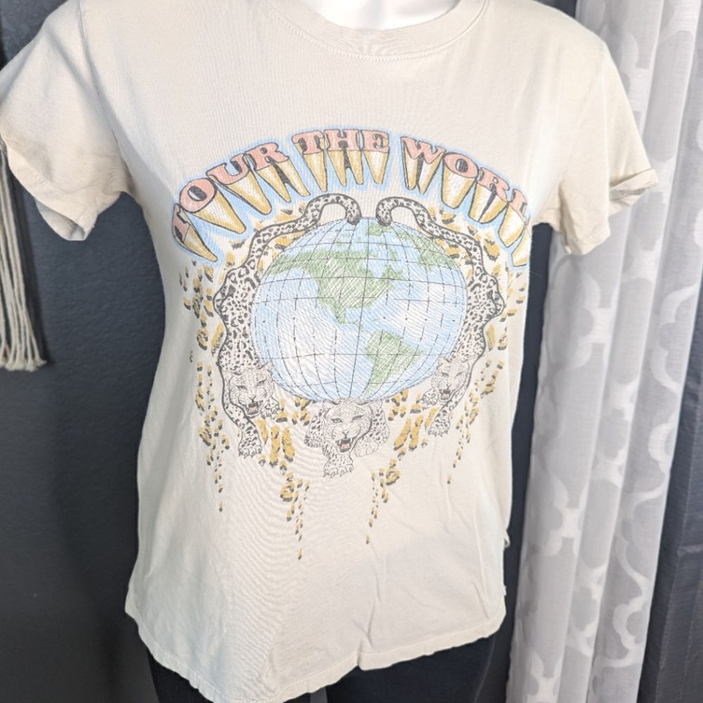 Project Social T Graphic T-shirt Cheetah Tour the World - Picture 2 of 7